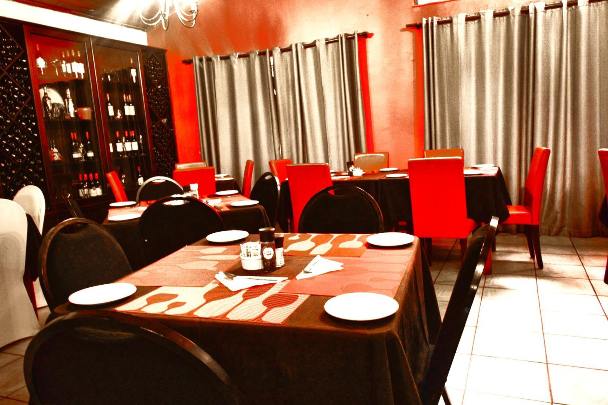 Hotel 247 @ ווייט ריבר מראה חיצוני תמונה